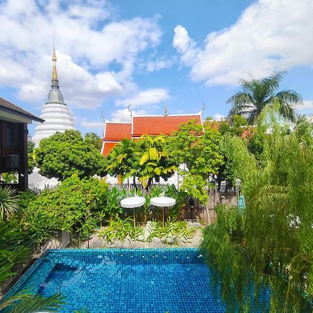 Arun Rawee อรุณ รวี Hotel Chiang Mai Exterior photo