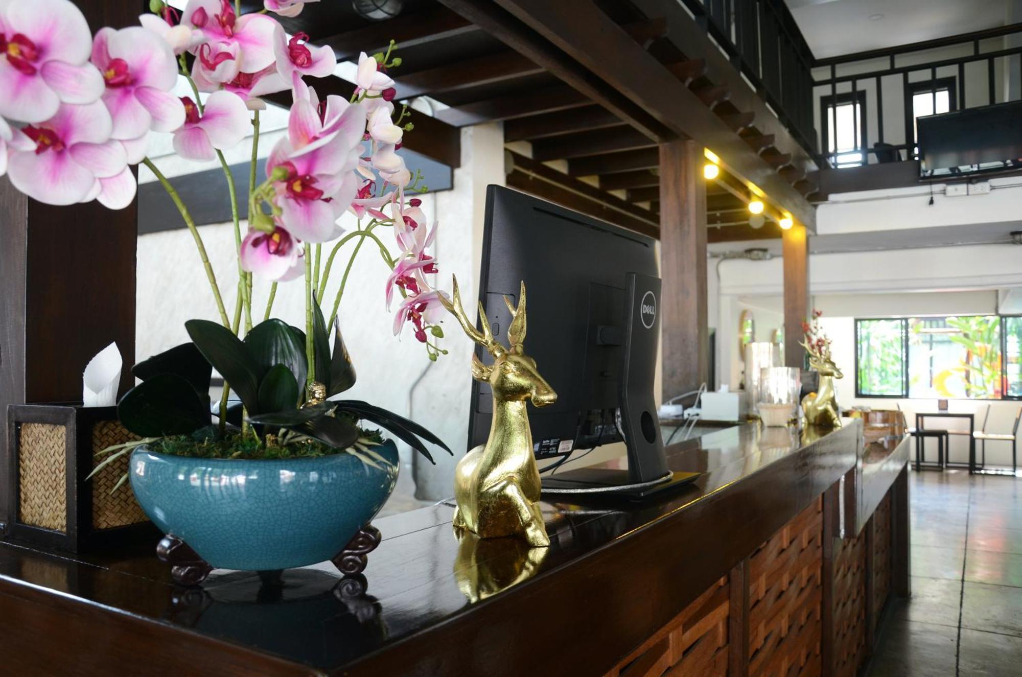 Arun Rawee อรุณ รวี Hotel Chiang Mai Exterior photo