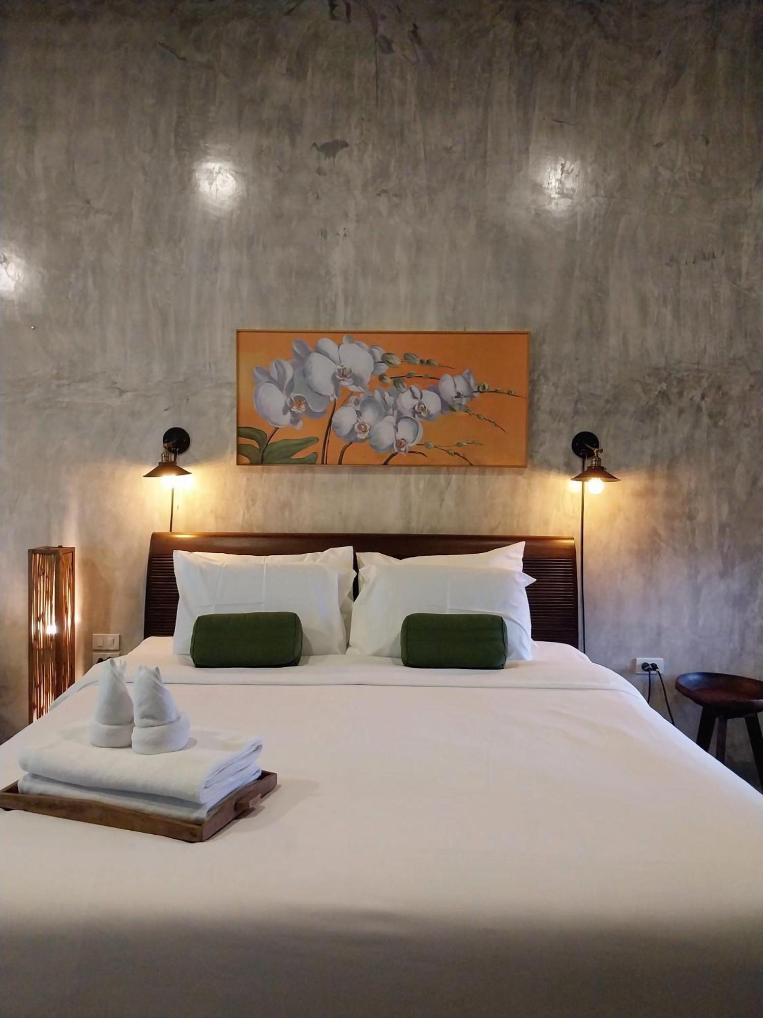 Arun Rawee อรุณ รวี Hotel Chiang Mai Exterior photo